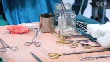 外科器械和工具，包括手术刀和镊子